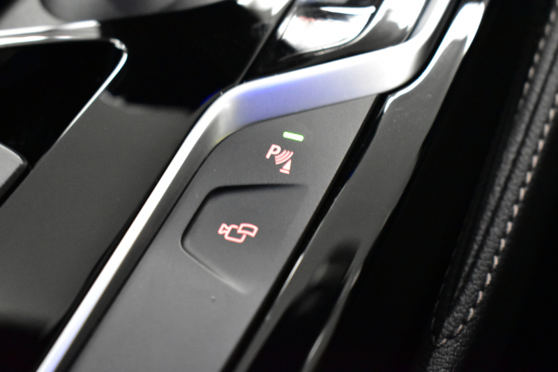 BMW 5シリーズ 530i Mｽﾎﾟｰﾂ 型式変更後ﾓﾃﾞﾙ「JR20」 高出力ﾓﾃﾞﾙ ﾊｲﾗｲﾝP 全席ﾋｰﾀｰ付黒革 HUD LEDﾍｯﾄﾞﾗｲﾄ 追従ACC Mｽﾎﾟｰﾂﾌﾞﾚｰｷ 19AW 全面液晶ﾒｰﾀｰ 車線変更警告 ﾀｯﾁﾊﾟﾈﾙ対応iﾄﾞﾗｲﾌﾞHDDﾅﾋﾞ全周囲ｶﾒﾗ 3Dﾋﾞｭｰ ﾌﾙｾｸﾞ Pｱｼｽﾄﾌﾟﾗｽ 電動ﾄﾗﾝｸ 2年保証