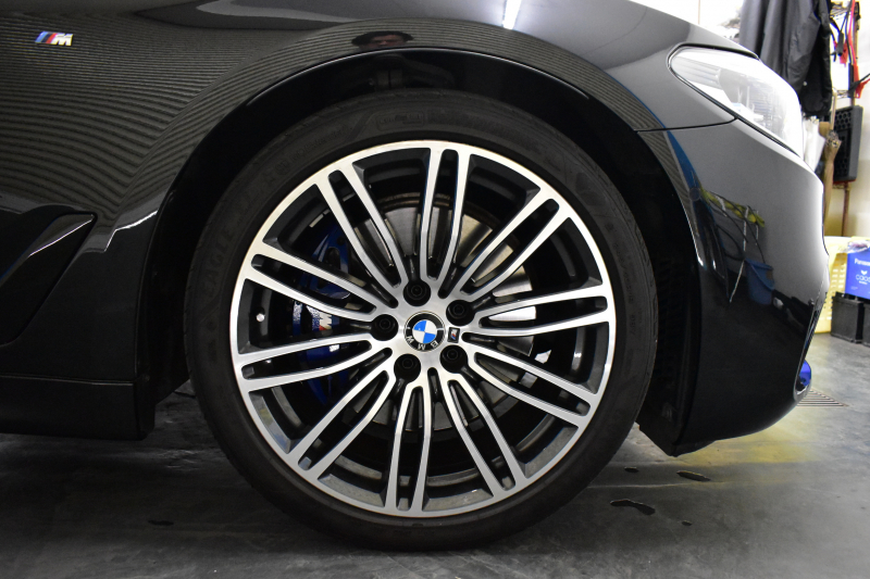 BMW 5シリーズ 530i Mｽﾎﾟｰﾂ 型式変更後ﾓﾃﾞﾙ「JR20」 高出力ﾓﾃﾞﾙ ﾊｲﾗｲﾝP 全席ﾋｰﾀｰ付黒革 HUD LEDﾍｯﾄﾞﾗｲﾄ 追従ACC Mｽﾎﾟｰﾂﾌﾞﾚｰｷ 19AW 全面液晶ﾒｰﾀｰ 車線変更警告 ﾀｯﾁﾊﾟﾈﾙ対応iﾄﾞﾗｲﾌﾞHDDﾅﾋﾞ全周囲ｶﾒﾗ 3Dﾋﾞｭｰ ﾌﾙｾｸﾞ Pｱｼｽﾄﾌﾟﾗｽ 電動ﾄﾗﾝｸ 2年保証