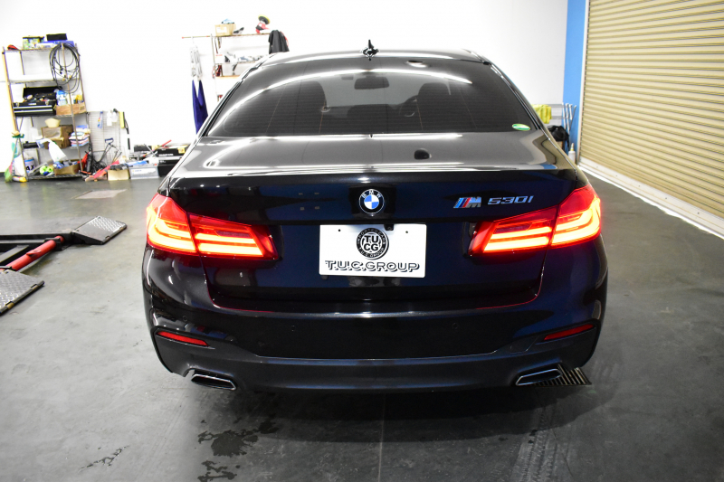 BMW 5シリーズ 530i Mｽﾎﾟｰﾂ 型式変更後ﾓﾃﾞﾙ「JR20」 高出力ﾓﾃﾞﾙ ﾊｲﾗｲﾝP 全席ﾋｰﾀｰ付黒革 HUD LEDﾍｯﾄﾞﾗｲﾄ 追従ACC Mｽﾎﾟｰﾂﾌﾞﾚｰｷ 19AW 全面液晶ﾒｰﾀｰ 車線変更警告 ﾀｯﾁﾊﾟﾈﾙ対応iﾄﾞﾗｲﾌﾞHDDﾅﾋﾞ全周囲ｶﾒﾗ 3Dﾋﾞｭｰ ﾌﾙｾｸﾞ Pｱｼｽﾄﾌﾟﾗｽ 電動ﾄﾗﾝｸ 2年保証