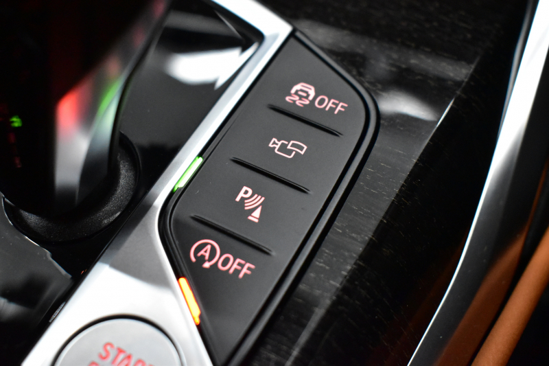 BMW 3シリーズ 330i Mｽﾎﾟｰﾂ 高出力ﾓﾃﾞﾙ ｲﾉﾍﾞｰｼｮﾝ&ﾊｲﾗｲﾝ&ｺﾝﾌｫｰﾄP ﾋｰﾀｰ付茶革 ACC HUD 19AW Mｽﾎﾟｰﾂﾌﾞﾚｰｷ ﾗｲﾌﾞｺｯｸﾋﾟｯﾄ ｼﾞｪｽﾁｬｰｺﾝﾄﾛｰﾙ付ﾀｯﾁﾊﾟﾈﾙHDDﾅﾋﾞ全周囲ｶﾒﾗ ｱｯﾌﾟﾙｶｰﾌﾟﾚｲ 電動ﾄﾗﾝｸ 2年保証