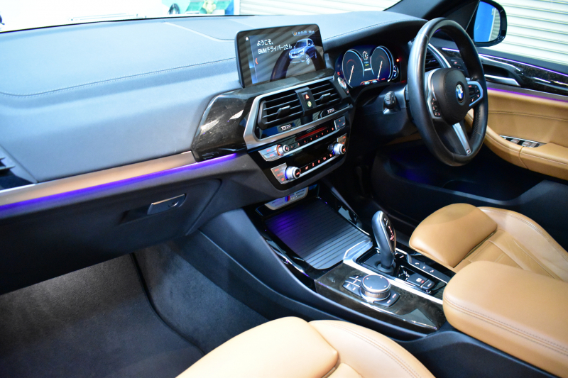 BMW X3 M40d ｾﾚｸﾄ&ﾊｲﾗｲﾝP 326馬力 ﾊﾟﾉﾗﾏｻﾝﾙｰﾌ 全席ﾋｰﾀｰ付茶革 ﾊｰﾏﾝｶｰﾄﾞﾝ 21AW 追従ACC HUD ｽﾃｱﾘﾝｸﾞｻﾎﾟｰﾄ ﾀｯﾁﾊﾟﾈﾙﾅﾋﾞ ﾌﾙｾｸﾞ 全周囲ｶﾒﾗ3Dﾋﾞｭｰ LEDﾍｯﾄﾞﾗｲﾄ 電動Rｹﾞｰﾄ ﾜｲﾔﾚｽ充電 液晶ﾒｰﾀｰ 2年保証