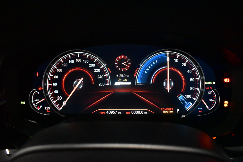 BMW 5シリーズ 530e Mｽﾎﾟｰﾂ iﾊﾟﾌｫｰﾏﾝｽ PHEV ﾊｲﾗｲﾝP 全席ﾋｰﾀｰ付黒革 HUD ｼﾞｪｽﾁｬｰｺﾝﾄﾛｰﾙ付ﾀｯﾁﾊﾟﾈﾙﾅﾋﾞ全周囲ｶﾒﾗ ﾌﾙｾｸﾞTV LEDﾍｯﾄﾞﾗｲﾄ 液晶ﾒｰﾀｰ ACC LCW ﾊﾟｰｷﾝｸﾞｱｼｽﾄ 電動ﾄﾗﾝｸ Mｽﾎﾟｰﾂﾌﾞﾚｰｷ  2年保証