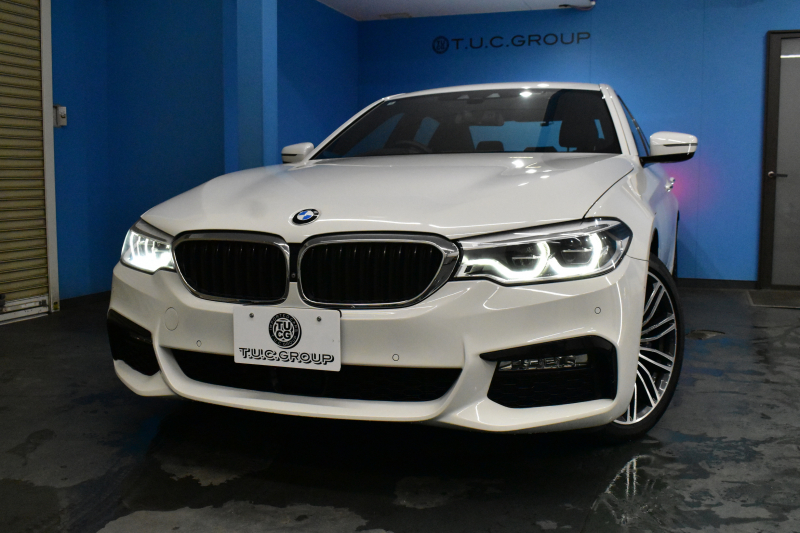 BMW 5シリーズ 530e Mｽﾎﾟｰﾂ iﾊﾟﾌｫｰﾏﾝｽ PHEV ﾊｲﾗｲﾝP 全席ﾋｰﾀｰ付黒革 HUD ｼﾞｪｽﾁｬｰｺﾝﾄﾛｰﾙ付ﾀｯﾁﾊﾟﾈﾙﾅﾋﾞ全周囲ｶﾒﾗ ﾌﾙｾｸﾞTV LEDﾍｯﾄﾞﾗｲﾄ 液晶ﾒｰﾀｰ ACC LCW ﾊﾟｰｷﾝｸﾞｱｼｽﾄ 電動ﾄﾗﾝｸ Mｽﾎﾟｰﾂﾌﾞﾚｰｷ  2年保証