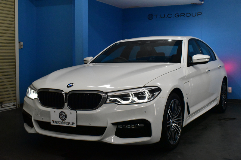 BMW 5シリーズ 530e Mｽﾎﾟｰﾂ iﾊﾟﾌｫｰﾏﾝｽ PHEV ﾊｲﾗｲﾝP 全席ﾋｰﾀｰ付黒革 HUD ｼﾞｪｽﾁｬｰｺﾝﾄﾛｰﾙ付ﾀｯﾁﾊﾟﾈﾙﾅﾋﾞ全周囲ｶﾒﾗ ﾌﾙｾｸﾞTV LEDﾍｯﾄﾞﾗｲﾄ 液晶ﾒｰﾀｰ ACC LCW ﾊﾟｰｷﾝｸﾞｱｼｽﾄ 電動ﾄﾗﾝｸ Mｽﾎﾟｰﾂﾌﾞﾚｰｷ  2年保証