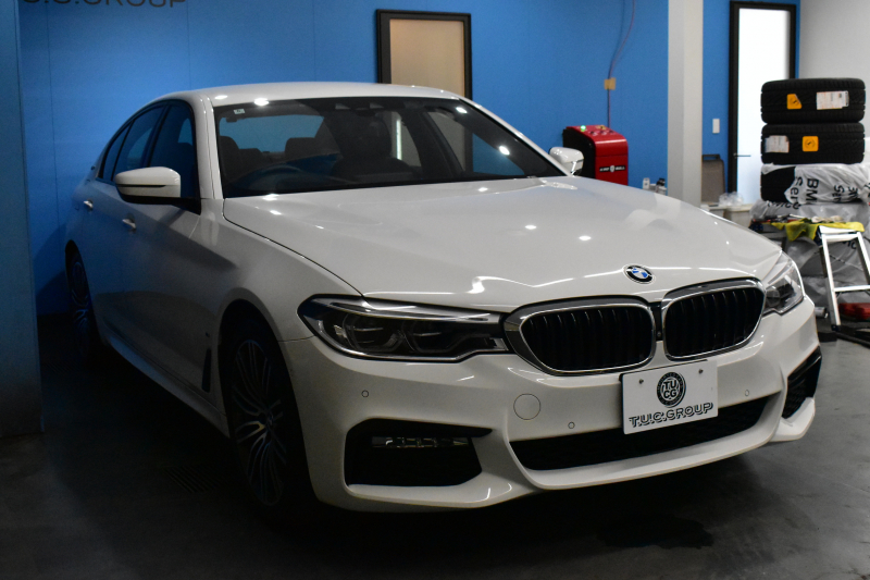 BMW 5シリーズ 530e Mｽﾎﾟｰﾂ iﾊﾟﾌｫｰﾏﾝｽ PHEV ﾊｲﾗｲﾝP 全席ﾋｰﾀｰ付黒革 HUD ｼﾞｪｽﾁｬｰｺﾝﾄﾛｰﾙ付ﾀｯﾁﾊﾟﾈﾙﾅﾋﾞ全周囲ｶﾒﾗ ﾌﾙｾｸﾞTV LEDﾍｯﾄﾞﾗｲﾄ 液晶ﾒｰﾀｰ ACC LCW ﾊﾟｰｷﾝｸﾞｱｼｽﾄ 電動ﾄﾗﾝｸ Mｽﾎﾟｰﾂﾌﾞﾚｰｷ  2年保証