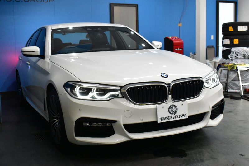 BMW 5シリーズ 530e Mｽﾎﾟｰﾂ iﾊﾟﾌｫｰﾏﾝｽ PHEV ﾊｲﾗｲﾝP 全席ﾋｰﾀｰ付黒革 HUD ｼﾞｪｽﾁｬｰｺﾝﾄﾛｰﾙ付ﾀｯﾁﾊﾟﾈﾙﾅﾋﾞ全周囲ｶﾒﾗ ﾌﾙｾｸﾞTV LEDﾍｯﾄﾞﾗｲﾄ 液晶ﾒｰﾀｰ ACC LCW ﾊﾟｰｷﾝｸﾞｱｼｽﾄ 電動ﾄﾗﾝｸ Mｽﾎﾟｰﾂﾌﾞﾚｰｷ  2年保証