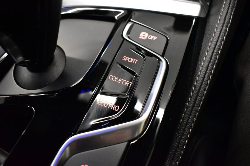 BMW 5シリーズ 530e Mｽﾎﾟｰﾂ iﾊﾟﾌｫｰﾏﾝｽ PHEV ﾊｲﾗｲﾝP 全席ﾋｰﾀｰ付黒革 HUD ｼﾞｪｽﾁｬｰｺﾝﾄﾛｰﾙ付ﾀｯﾁﾊﾟﾈﾙﾅﾋﾞ全周囲ｶﾒﾗ ﾌﾙｾｸﾞTV LEDﾍｯﾄﾞﾗｲﾄ 液晶ﾒｰﾀｰ ACC LCW ﾊﾟｰｷﾝｸﾞｱｼｽﾄ 電動ﾄﾗﾝｸ Mｽﾎﾟｰﾂﾌﾞﾚｰｷ  2年保証