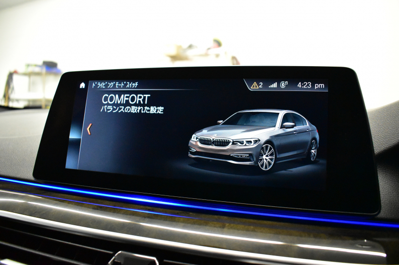 BMW 5シリーズ 530e Mｽﾎﾟｰﾂ iﾊﾟﾌｫｰﾏﾝｽ PHEV ﾊｲﾗｲﾝP 全席ﾋｰﾀｰ付黒革 HUD ｼﾞｪｽﾁｬｰｺﾝﾄﾛｰﾙ付ﾀｯﾁﾊﾟﾈﾙﾅﾋﾞ全周囲ｶﾒﾗ ﾌﾙｾｸﾞTV LEDﾍｯﾄﾞﾗｲﾄ 液晶ﾒｰﾀｰ ACC LCW ﾊﾟｰｷﾝｸﾞｱｼｽﾄ 電動ﾄﾗﾝｸ Mｽﾎﾟｰﾂﾌﾞﾚｰｷ  2年保証