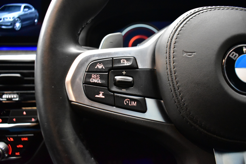 BMW 5シリーズ 530e Mｽﾎﾟｰﾂ iﾊﾟﾌｫｰﾏﾝｽ PHEV ﾊｲﾗｲﾝP 全席ﾋｰﾀｰ付黒革 HUD ｼﾞｪｽﾁｬｰｺﾝﾄﾛｰﾙ付ﾀｯﾁﾊﾟﾈﾙﾅﾋﾞ全周囲ｶﾒﾗ ﾌﾙｾｸﾞTV LEDﾍｯﾄﾞﾗｲﾄ 液晶ﾒｰﾀｰ ACC LCW ﾊﾟｰｷﾝｸﾞｱｼｽﾄ 電動ﾄﾗﾝｸ Mｽﾎﾟｰﾂﾌﾞﾚｰｷ  2年保証