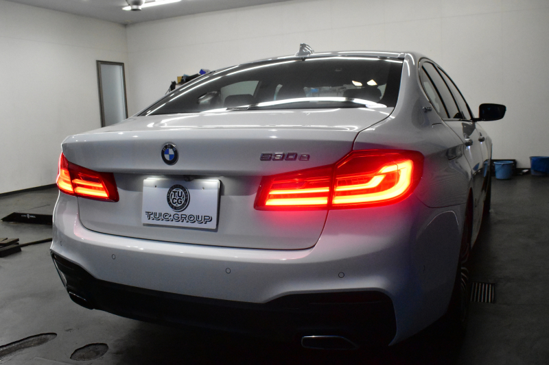 BMW 5シリーズ 530e Mｽﾎﾟｰﾂ iﾊﾟﾌｫｰﾏﾝｽ PHEV ﾊｲﾗｲﾝP 全席ﾋｰﾀｰ付黒革 HUD ｼﾞｪｽﾁｬｰｺﾝﾄﾛｰﾙ付ﾀｯﾁﾊﾟﾈﾙﾅﾋﾞ全周囲ｶﾒﾗ ﾌﾙｾｸﾞTV LEDﾍｯﾄﾞﾗｲﾄ 液晶ﾒｰﾀｰ ACC LCW ﾊﾟｰｷﾝｸﾞｱｼｽﾄ 電動ﾄﾗﾝｸ Mｽﾎﾟｰﾂﾌﾞﾚｰｷ  2年保証