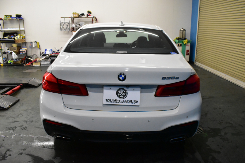 BMW 5シリーズ 530e Mｽﾎﾟｰﾂ iﾊﾟﾌｫｰﾏﾝｽ PHEV ﾊｲﾗｲﾝP 全席ﾋｰﾀｰ付黒革 HUD ｼﾞｪｽﾁｬｰｺﾝﾄﾛｰﾙ付ﾀｯﾁﾊﾟﾈﾙﾅﾋﾞ全周囲ｶﾒﾗ ﾌﾙｾｸﾞTV LEDﾍｯﾄﾞﾗｲﾄ 液晶ﾒｰﾀｰ ACC LCW ﾊﾟｰｷﾝｸﾞｱｼｽﾄ 電動ﾄﾗﾝｸ Mｽﾎﾟｰﾂﾌﾞﾚｰｷ  2年保証