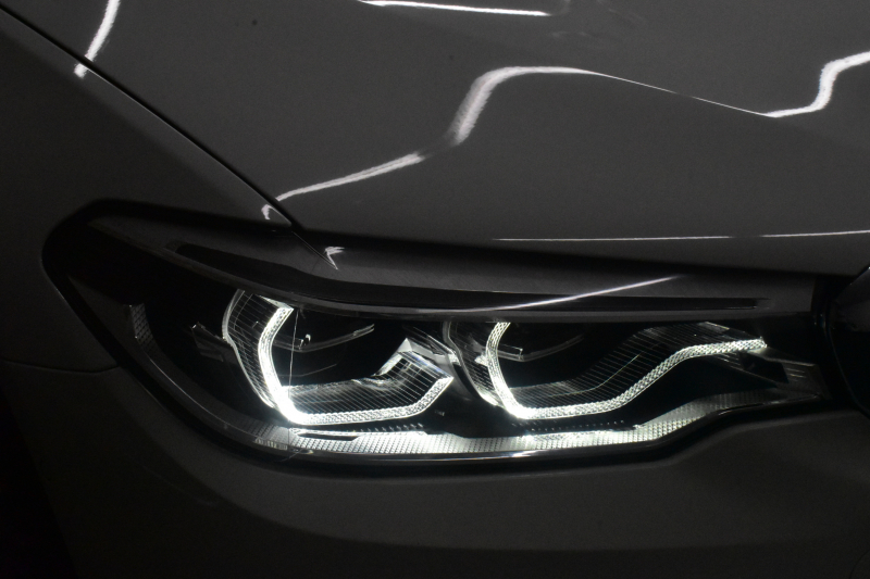 BMW 5シリーズ 530e Mｽﾎﾟｰﾂ iﾊﾟﾌｫｰﾏﾝｽ PHEV ﾊｲﾗｲﾝP 全席ﾋｰﾀｰ付黒革 HUD ｼﾞｪｽﾁｬｰｺﾝﾄﾛｰﾙ付ﾀｯﾁﾊﾟﾈﾙﾅﾋﾞ全周囲ｶﾒﾗ ﾌﾙｾｸﾞTV LEDﾍｯﾄﾞﾗｲﾄ 液晶ﾒｰﾀｰ ACC LCW ﾊﾟｰｷﾝｸﾞｱｼｽﾄ 電動ﾄﾗﾝｸ Mｽﾎﾟｰﾂﾌﾞﾚｰｷ  2年保証