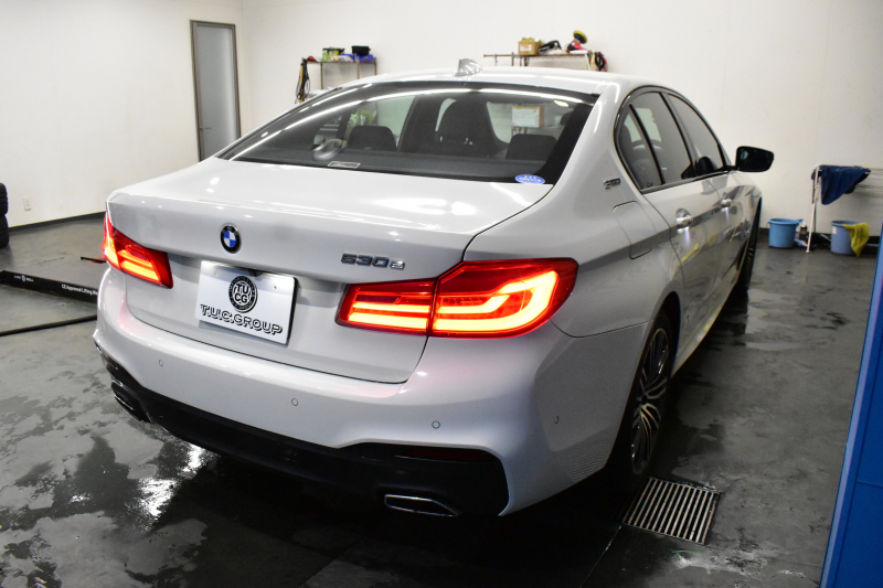 BMW 5シリーズ 530e Mｽﾎﾟｰﾂ iﾊﾟﾌｫｰﾏﾝｽ PHEV ﾊｲﾗｲﾝP 全席ﾋｰﾀｰ付黒革 HUD ｼﾞｪｽﾁｬｰｺﾝﾄﾛｰﾙ付ﾀｯﾁﾊﾟﾈﾙﾅﾋﾞ全周囲ｶﾒﾗ ﾌﾙｾｸﾞTV LEDﾍｯﾄﾞﾗｲﾄ 液晶ﾒｰﾀｰ ACC LCW ﾊﾟｰｷﾝｸﾞｱｼｽﾄ 電動ﾄﾗﾝｸ Mｽﾎﾟｰﾂﾌﾞﾚｰｷ  2年保証