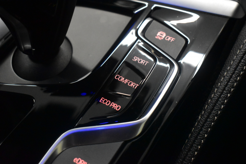 BMW 5シリーズ 530e Mｽﾎﾟｰﾂ iﾊﾟﾌｫｰﾏﾝｽ PHEV ﾊｲﾗｲﾝP 全席ﾋｰﾀｰ付黒革 HUD ｼﾞｪｽﾁｬｰｺﾝﾄﾛｰﾙ付ﾀｯﾁﾊﾟﾈﾙﾅﾋﾞ全周囲ｶﾒﾗ ﾌﾙｾｸﾞTV LEDﾍｯﾄﾞﾗｲﾄ 液晶ﾒｰﾀｰ ACC LCW ﾊﾟｰｷﾝｸﾞｱｼｽﾄ 電動ﾄﾗﾝｸ Mｽﾎﾟｰﾂﾌﾞﾚｰｷ  2年保証