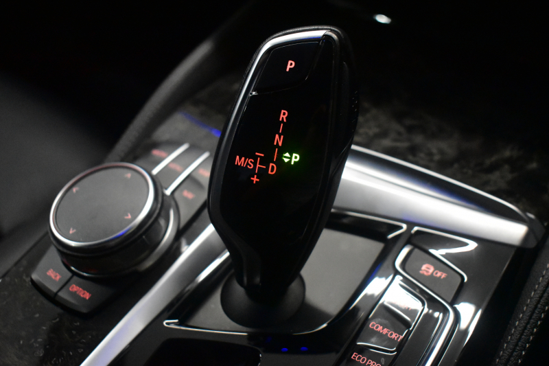 BMW 5シリーズ 530e Mｽﾎﾟｰﾂ iﾊﾟﾌｫｰﾏﾝｽ PHEV ﾊｲﾗｲﾝP 全席ﾋｰﾀｰ付黒革 HUD ｼﾞｪｽﾁｬｰｺﾝﾄﾛｰﾙ付ﾀｯﾁﾊﾟﾈﾙﾅﾋﾞ全周囲ｶﾒﾗ ﾌﾙｾｸﾞTV LEDﾍｯﾄﾞﾗｲﾄ 液晶ﾒｰﾀｰ ACC LCW ﾊﾟｰｷﾝｸﾞｱｼｽﾄ 電動ﾄﾗﾝｸ Mｽﾎﾟｰﾂﾌﾞﾚｰｷ  2年保証