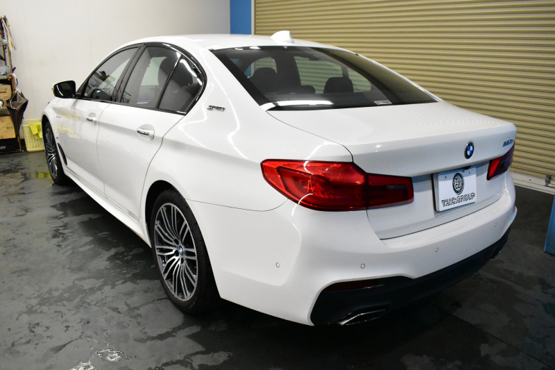 BMW 5シリーズ 530e Mｽﾎﾟｰﾂ iﾊﾟﾌｫｰﾏﾝｽ PHEV ﾊｲﾗｲﾝP 全席ﾋｰﾀｰ付黒革 HUD ｼﾞｪｽﾁｬｰｺﾝﾄﾛｰﾙ付ﾀｯﾁﾊﾟﾈﾙﾅﾋﾞ全周囲ｶﾒﾗ ﾌﾙｾｸﾞTV LEDﾍｯﾄﾞﾗｲﾄ 液晶ﾒｰﾀｰ ACC LCW ﾊﾟｰｷﾝｸﾞｱｼｽﾄ 電動ﾄﾗﾝｸ Mｽﾎﾟｰﾂﾌﾞﾚｰｷ  2年保証