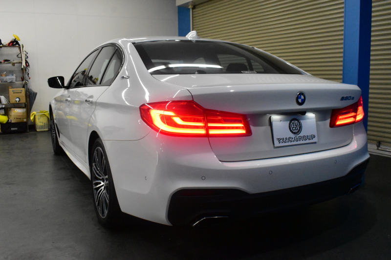 BMW 5シリーズ 530e Mｽﾎﾟｰﾂ iﾊﾟﾌｫｰﾏﾝｽ PHEV ﾊｲﾗｲﾝP 全席ﾋｰﾀｰ付黒革 HUD ｼﾞｪｽﾁｬｰｺﾝﾄﾛｰﾙ付ﾀｯﾁﾊﾟﾈﾙﾅﾋﾞ全周囲ｶﾒﾗ ﾌﾙｾｸﾞTV LEDﾍｯﾄﾞﾗｲﾄ 液晶ﾒｰﾀｰ ACC LCW ﾊﾟｰｷﾝｸﾞｱｼｽﾄ 電動ﾄﾗﾝｸ Mｽﾎﾟｰﾂﾌﾞﾚｰｷ  2年保証