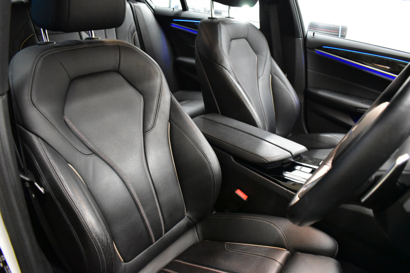 BMW 5シリーズ 530e Mｽﾎﾟｰﾂ iﾊﾟﾌｫｰﾏﾝｽ PHEV ﾊｲﾗｲﾝP 全席ﾋｰﾀｰ付黒革 HUD ｼﾞｪｽﾁｬｰｺﾝﾄﾛｰﾙ付ﾀｯﾁﾊﾟﾈﾙﾅﾋﾞ全周囲ｶﾒﾗ ﾌﾙｾｸﾞTV LEDﾍｯﾄﾞﾗｲﾄ 液晶ﾒｰﾀｰ ACC LCW ﾊﾟｰｷﾝｸﾞｱｼｽﾄ 電動ﾄﾗﾝｸ Mｽﾎﾟｰﾂﾌﾞﾚｰｷ  2年保証