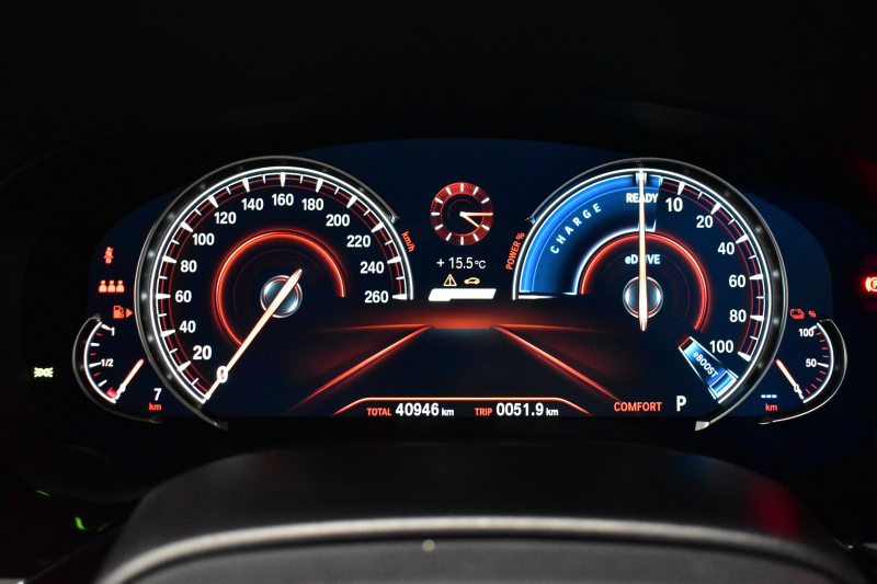 BMW 5シリーズ 530e Mｽﾎﾟｰﾂ iﾊﾟﾌｫｰﾏﾝｽ PHEV ﾊｲﾗｲﾝP 全席ﾋｰﾀｰ付黒革 HUD ｼﾞｪｽﾁｬｰｺﾝﾄﾛｰﾙ付ﾀｯﾁﾊﾟﾈﾙﾅﾋﾞ全周囲ｶﾒﾗ ﾌﾙｾｸﾞTV LEDﾍｯﾄﾞﾗｲﾄ 液晶ﾒｰﾀｰ ACC LCW ﾊﾟｰｷﾝｸﾞｱｼｽﾄ 電動ﾄﾗﾝｸ Mｽﾎﾟｰﾂﾌﾞﾚｰｷ  2年保証