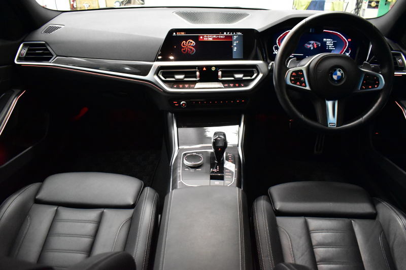 BMW 3シリーズ 320i Mｽﾎﾟｰﾂ 1ｵｰﾅｰ ﾊｲﾗｲﾝ&ｺﾝﾌｫｰﾄP ﾋｰﾀｰ付黒革 LEDﾍｯﾄﾞﾗｲﾄ 追従ACC 19AW ﾀｯﾁﾊﾟﾈﾙﾅﾋﾞ ﾊﾟｰｷﾝｸﾞｱｼｽﾄﾌﾟﾗｽ 全周囲ｶﾒﾗ 電動ﾄﾗﾝｸ HiFiｽﾋﾟｰｶｰ ｳｯﾄﾞｲﾝﾃﾘｱ ｱｯﾌﾟﾙｶｰﾌﾟﾚｲ 2年保証