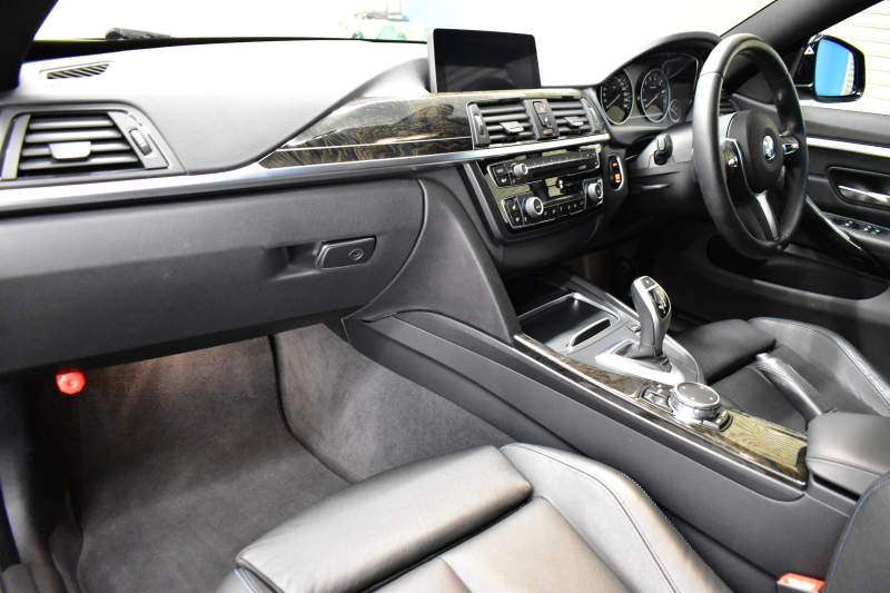 BMW 4シリーズ 420iｸﾞﾗﾝｸｰﾍﾟ ｾﾚﾌﾞﾚｰｼｮﾝｴﾃﾞｨｼｮﾝｲﾝｽﾀｲﾙ 特別仕様車 ﾋｰﾀｰ付黒革 追従ACC LEDﾍｯﾄﾞﾗｲﾄ 19AW  ｻﾃﾝｱﾙﾐﾓｰﾙ ｳｯﾄﾞｲﾝﾃﾘｱ ｽﾃﾝﾚｽﾍﾟﾀﾞﾙ HUD 車線変更&逸脱&歩行者警告 衝突軽減B ﾀｯﾁﾊﾟｯﾄﾞ付iﾄﾞﾗｲﾌﾞHDDﾅﾋﾞ 2年保証