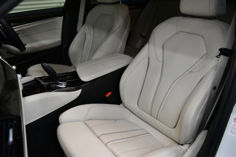 BMW 5シリーズ 530i Mｽﾎﾟｰﾂ ｲﾉﾍﾞｰｼｮﾝ&ﾊｲﾗｲﾝP 高出力ﾓﾃﾞﾙ 全席ﾋｰﾀｰ付白革 LEDﾍｯﾄﾞﾗｲﾄ 追従ACC HUD Mｽﾎﾟｰﾂﾌﾞﾚｰｷ 19AW 液晶ﾒｰﾀｰ 車線変更警告 ﾀｯﾁﾊﾟﾈﾙ対応iﾄﾞﾗｲﾌﾞHDDﾅﾋﾞﾌﾙｾｸﾞ全周囲ｶﾒﾗ 3Dﾋﾞｭｰ Pｱｼｽﾄﾌﾟﾗｽ 電動ﾄﾗﾝｸ 2年保証