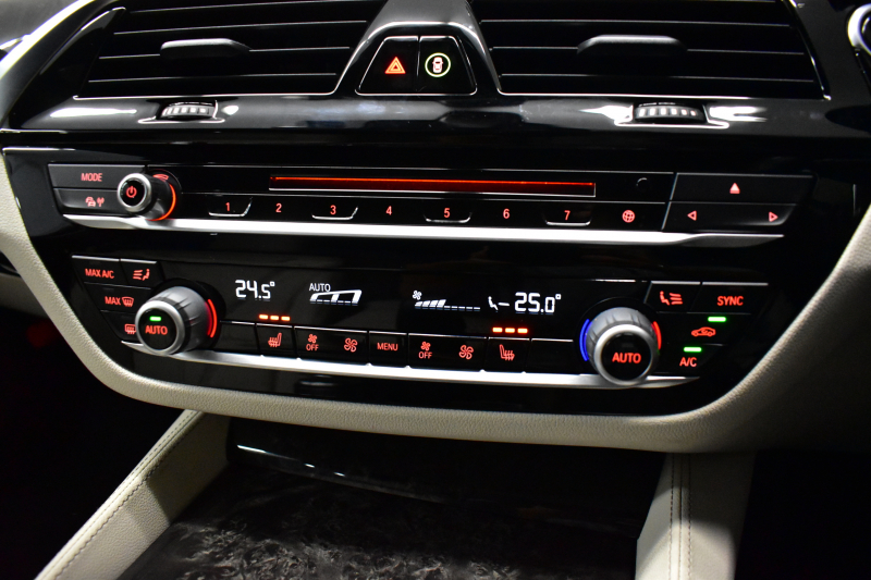 BMW 5シリーズ 530i Mｽﾎﾟｰﾂ ｲﾉﾍﾞｰｼｮﾝ&ﾊｲﾗｲﾝP 高出力ﾓﾃﾞﾙ 全席ﾋｰﾀｰ付白革 LEDﾍｯﾄﾞﾗｲﾄ 追従ACC HUD Mｽﾎﾟｰﾂﾌﾞﾚｰｷ 19AW 液晶ﾒｰﾀｰ 車線変更警告 ﾀｯﾁﾊﾟﾈﾙ対応iﾄﾞﾗｲﾌﾞHDDﾅﾋﾞﾌﾙｾｸﾞ全周囲ｶﾒﾗ 3Dﾋﾞｭｰ Pｱｼｽﾄﾌﾟﾗｽ 電動ﾄﾗﾝｸ 2年保証