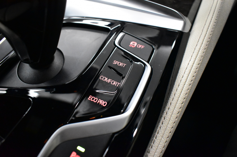 BMW 5シリーズ 530i Mｽﾎﾟｰﾂ ｲﾉﾍﾞｰｼｮﾝ&ﾊｲﾗｲﾝP 高出力ﾓﾃﾞﾙ 全席ﾋｰﾀｰ付白革 LEDﾍｯﾄﾞﾗｲﾄ 追従ACC HUD Mｽﾎﾟｰﾂﾌﾞﾚｰｷ 19AW 液晶ﾒｰﾀｰ 車線変更警告 ﾀｯﾁﾊﾟﾈﾙ対応iﾄﾞﾗｲﾌﾞHDDﾅﾋﾞﾌﾙｾｸﾞ全周囲ｶﾒﾗ 3Dﾋﾞｭｰ Pｱｼｽﾄﾌﾟﾗｽ 電動ﾄﾗﾝｸ 2年保証