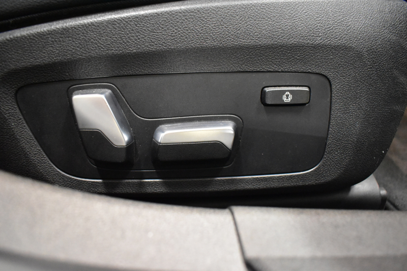 BMW 3シリーズ 320i Mｽﾎﾟｰﾂ ﾃﾞﾋﾞｭｰ&ｺﾝﾌｫｰﾄP ﾋｰﾀｰ付黒革 19AW ﾗｲﾌﾞｺｯｸﾋﾟｯﾄﾀｯﾁﾊﾟﾈﾙﾅﾋﾞ ｱｯﾌﾟﾙｶｰﾌﾟﾚｲ 追従ACC LEDﾍｯﾄﾞﾗｲﾄ 電動ﾄﾗﾝｸ 側面衝突&車線変更&逸脱警告 液晶ﾒｰﾀｰ Pｱｼｽﾄ ｳｯﾄﾞｲﾝﾃﾘｱ HiFiｽﾋﾟｰｶｰ 2年保証