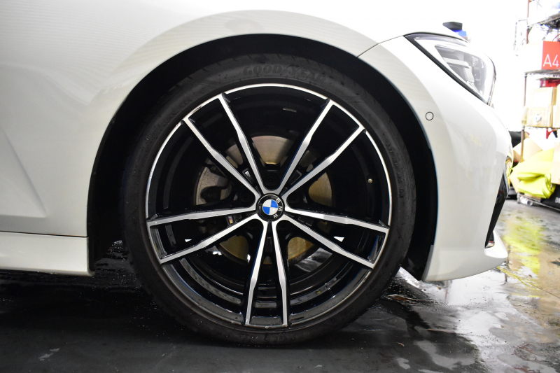 BMW 3シリーズ 320i Mｽﾎﾟｰﾂ ﾃﾞﾋﾞｭｰ&ｺﾝﾌｫｰﾄP ﾋｰﾀｰ付黒革 19AW ﾗｲﾌﾞｺｯｸﾋﾟｯﾄﾀｯﾁﾊﾟﾈﾙﾅﾋﾞ ｱｯﾌﾟﾙｶｰﾌﾟﾚｲ 追従ACC LEDﾍｯﾄﾞﾗｲﾄ 電動ﾄﾗﾝｸ 側面衝突&車線変更&逸脱警告 液晶ﾒｰﾀｰ Pｱｼｽﾄ ｳｯﾄﾞｲﾝﾃﾘｱ HiFiｽﾋﾟｰｶｰ 2年保証