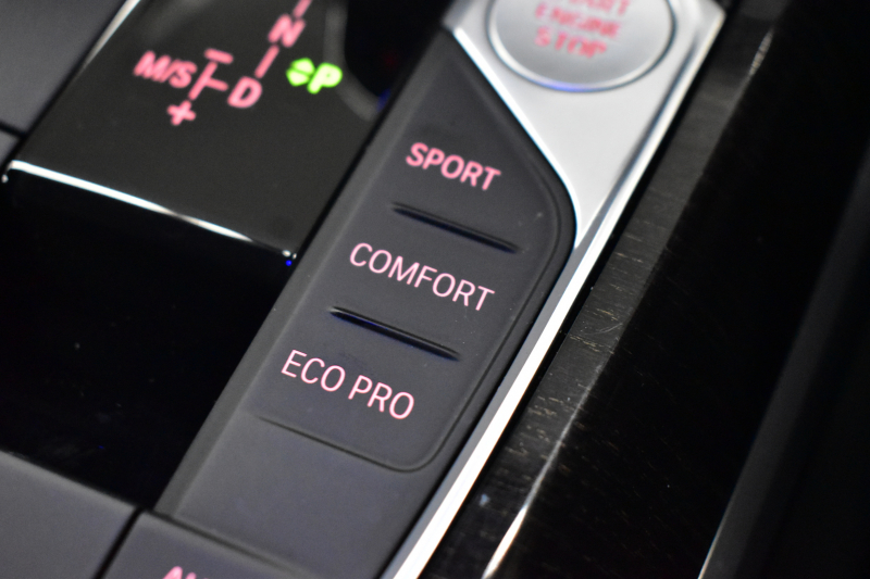 BMW 3シリーズ 320i Mｽﾎﾟｰﾂ ﾃﾞﾋﾞｭｰ&ｺﾝﾌｫｰﾄP ﾋｰﾀｰ付黒革 19AW ﾗｲﾌﾞｺｯｸﾋﾟｯﾄﾀｯﾁﾊﾟﾈﾙﾅﾋﾞ ｱｯﾌﾟﾙｶｰﾌﾟﾚｲ 追従ACC LEDﾍｯﾄﾞﾗｲﾄ 電動ﾄﾗﾝｸ 側面衝突&車線変更&逸脱警告 液晶ﾒｰﾀｰ Pｱｼｽﾄ ｳｯﾄﾞｲﾝﾃﾘｱ HiFiｽﾋﾟｰｶｰ 2年保証