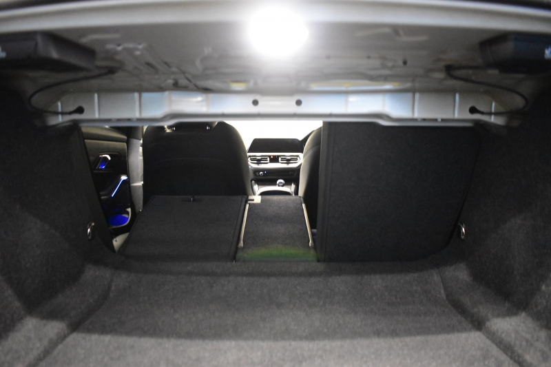 BMW 3シリーズ 320i Mｽﾎﾟｰﾂ ﾃﾞﾋﾞｭｰ&ｺﾝﾌｫｰﾄP ﾋｰﾀｰ付黒革 19AW ﾗｲﾌﾞｺｯｸﾋﾟｯﾄﾀｯﾁﾊﾟﾈﾙﾅﾋﾞ ｱｯﾌﾟﾙｶｰﾌﾟﾚｲ 追従ACC LEDﾍｯﾄﾞﾗｲﾄ 電動ﾄﾗﾝｸ 側面衝突&車線変更&逸脱警告 液晶ﾒｰﾀｰ Pｱｼｽﾄ ｳｯﾄﾞｲﾝﾃﾘｱ HiFiｽﾋﾟｰｶｰ 2年保証