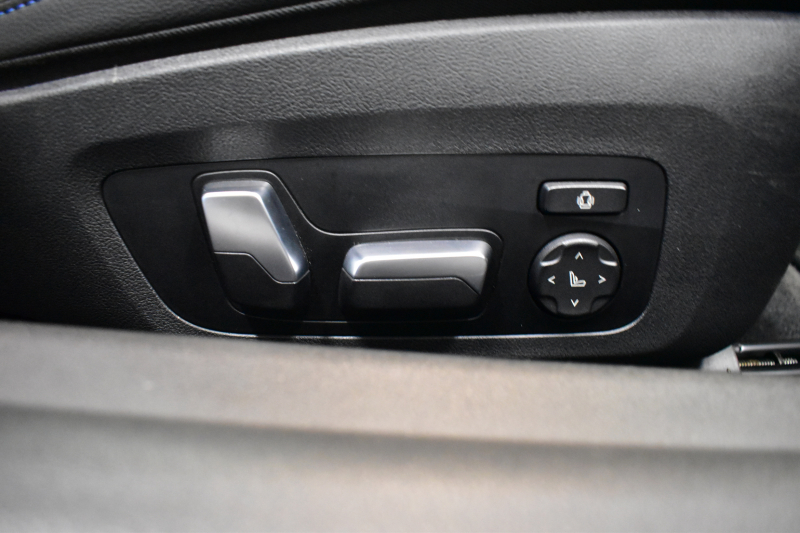 BMW 2シリーズ 220i Mｽﾎﾟｰﾂ ﾊｲﾗｲﾝP ｶｰﾌﾞﾄﾞﾃﾞｨｽﾌﾟﾚｲ ﾋｰﾀｰ付電動黒革  ﾊｰﾏﾝｶｰﾄﾞﾝｻｳﾝﾄﾞｼｽﾃﾑ  追従ACC ｱﾀﾞﾌﾟﾃｨﾌﾞLEDﾍｯﾄﾞﾗｲﾄ ｻﾝﾌﾟﾛﾃｸｼｮﾝｶﾞﾗｽ BMWﾗｲﾌﾞｺｯｸﾋﾟｯﾄ ﾅﾋﾞBｶﾒﾗ 18AW ﾜｲﾔﾚｽ充電ﾄﾚｲ ｱｯﾌﾟﾙｶｰﾌﾟﾚｲ 2年保証