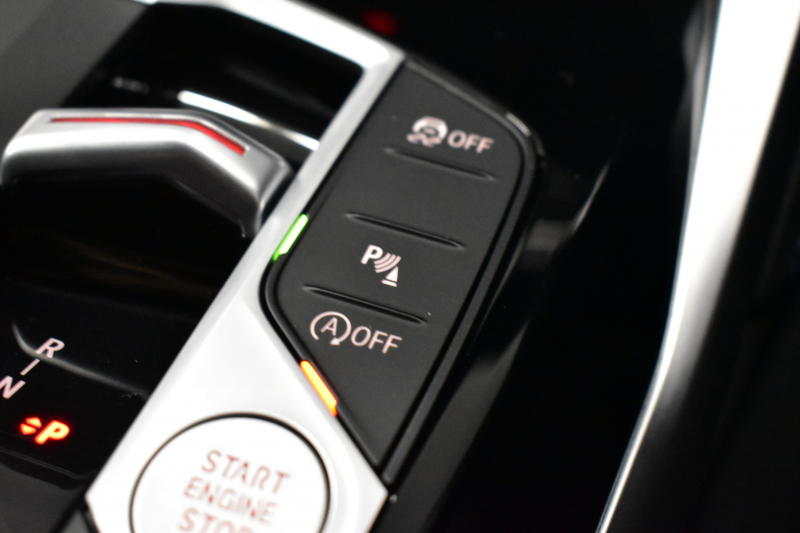 BMW 2シリーズ 220i Mｽﾎﾟｰﾂ ﾊｲﾗｲﾝP ｶｰﾌﾞﾄﾞﾃﾞｨｽﾌﾟﾚｲ ﾋｰﾀｰ付電動黒革  ﾊｰﾏﾝｶｰﾄﾞﾝｻｳﾝﾄﾞｼｽﾃﾑ  追従ACC ｱﾀﾞﾌﾟﾃｨﾌﾞLEDﾍｯﾄﾞﾗｲﾄ ｻﾝﾌﾟﾛﾃｸｼｮﾝｶﾞﾗｽ BMWﾗｲﾌﾞｺｯｸﾋﾟｯﾄ ﾅﾋﾞBｶﾒﾗ 18AW ﾜｲﾔﾚｽ充電ﾄﾚｲ ｱｯﾌﾟﾙｶｰﾌﾟﾚｲ 2年保証