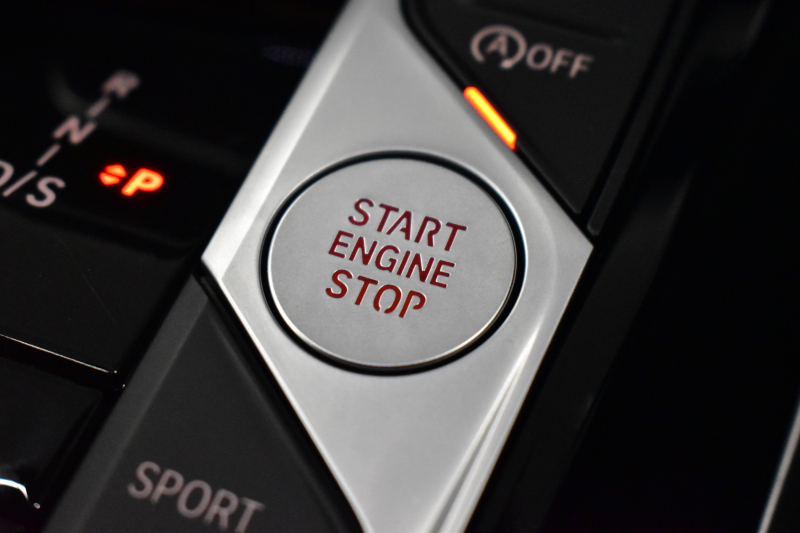 BMW 2シリーズ 220i Mｽﾎﾟｰﾂ ﾊｲﾗｲﾝP ｶｰﾌﾞﾄﾞﾃﾞｨｽﾌﾟﾚｲ ﾋｰﾀｰ付電動黒革  ﾊｰﾏﾝｶｰﾄﾞﾝｻｳﾝﾄﾞｼｽﾃﾑ  追従ACC ｱﾀﾞﾌﾟﾃｨﾌﾞLEDﾍｯﾄﾞﾗｲﾄ ｻﾝﾌﾟﾛﾃｸｼｮﾝｶﾞﾗｽ BMWﾗｲﾌﾞｺｯｸﾋﾟｯﾄ ﾅﾋﾞBｶﾒﾗ 18AW ﾜｲﾔﾚｽ充電ﾄﾚｲ ｱｯﾌﾟﾙｶｰﾌﾟﾚｲ 2年保証