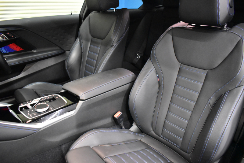 BMW 2シリーズ 220i Mｽﾎﾟｰﾂ ﾊｲﾗｲﾝP ｶｰﾌﾞﾄﾞﾃﾞｨｽﾌﾟﾚｲ ﾋｰﾀｰ付電動黒革  ﾊｰﾏﾝｶｰﾄﾞﾝｻｳﾝﾄﾞｼｽﾃﾑ  追従ACC ｱﾀﾞﾌﾟﾃｨﾌﾞLEDﾍｯﾄﾞﾗｲﾄ ｻﾝﾌﾟﾛﾃｸｼｮﾝｶﾞﾗｽ BMWﾗｲﾌﾞｺｯｸﾋﾟｯﾄ ﾅﾋﾞBｶﾒﾗ 18AW ﾜｲﾔﾚｽ充電ﾄﾚｲ ｱｯﾌﾟﾙｶｰﾌﾟﾚｲ 2年保証