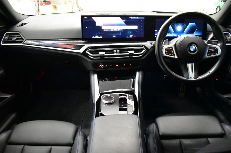 BMW 2シリーズ 220i Mｽﾎﾟｰﾂ ﾊｲﾗｲﾝP ｶｰﾌﾞﾄﾞﾃﾞｨｽﾌﾟﾚｲ ﾋｰﾀｰ付電動黒革  ﾊｰﾏﾝｶｰﾄﾞﾝｻｳﾝﾄﾞｼｽﾃﾑ  追従ACC ｱﾀﾞﾌﾟﾃｨﾌﾞLEDﾍｯﾄﾞﾗｲﾄ ｻﾝﾌﾟﾛﾃｸｼｮﾝｶﾞﾗｽ BMWﾗｲﾌﾞｺｯｸﾋﾟｯﾄ ﾅﾋﾞBｶﾒﾗ 18AW ﾜｲﾔﾚｽ充電ﾄﾚｲ ｱｯﾌﾟﾙｶｰﾌﾟﾚｲ 2年保証