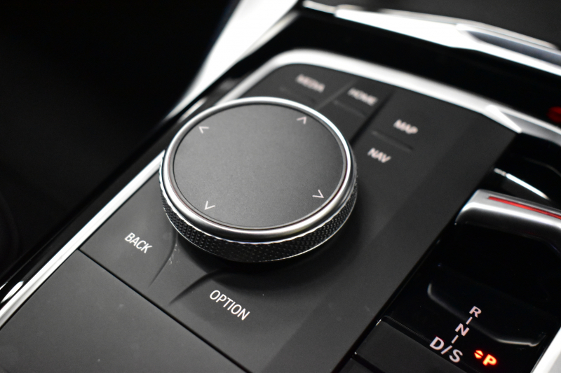 BMW 2シリーズ 220i Mｽﾎﾟｰﾂ ﾊｲﾗｲﾝP ｶｰﾌﾞﾄﾞﾃﾞｨｽﾌﾟﾚｲ ﾋｰﾀｰ付電動黒革  ﾊｰﾏﾝｶｰﾄﾞﾝｻｳﾝﾄﾞｼｽﾃﾑ  追従ACC ｱﾀﾞﾌﾟﾃｨﾌﾞLEDﾍｯﾄﾞﾗｲﾄ ｻﾝﾌﾟﾛﾃｸｼｮﾝｶﾞﾗｽ BMWﾗｲﾌﾞｺｯｸﾋﾟｯﾄ ﾅﾋﾞBｶﾒﾗ 18AW ﾜｲﾔﾚｽ充電ﾄﾚｲ ｱｯﾌﾟﾙｶｰﾌﾟﾚｲ 2年保証