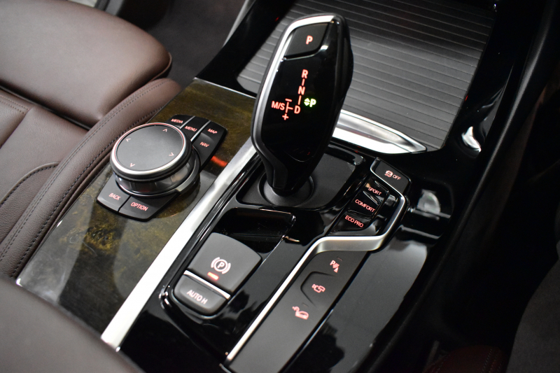 BMW X3 Xﾄﾞﾗｲﾌﾞ20d Mｽﾎﾟｰﾂ 1ｵｰﾅｰ 型式変更後ﾓﾃﾞﾙ(UZ20) ｾﾚｸﾄ&ﾊｲﾗｲﾝP ﾊﾟﾉﾗﾏｻﾝﾙｰﾌ ﾗｲﾌﾞｺｯｸﾋﾟｯﾄ LEDﾍｯﾄﾞﾗｲﾄ 追従ACC HUD 全席ﾋｰﾀｰ付ﾓｶﾚｻﾞｰ LCW ﾊｰﾏﾝｶｰﾄﾞﾝ ﾀｯﾁﾊﾟﾈﾙﾅﾋﾞﾌﾙｾｸﾞ全周囲ｶﾒﾗ 電動Rｹﾞｰﾄ ﾜｲﾔﾚｽ充電 19AW 2年保証