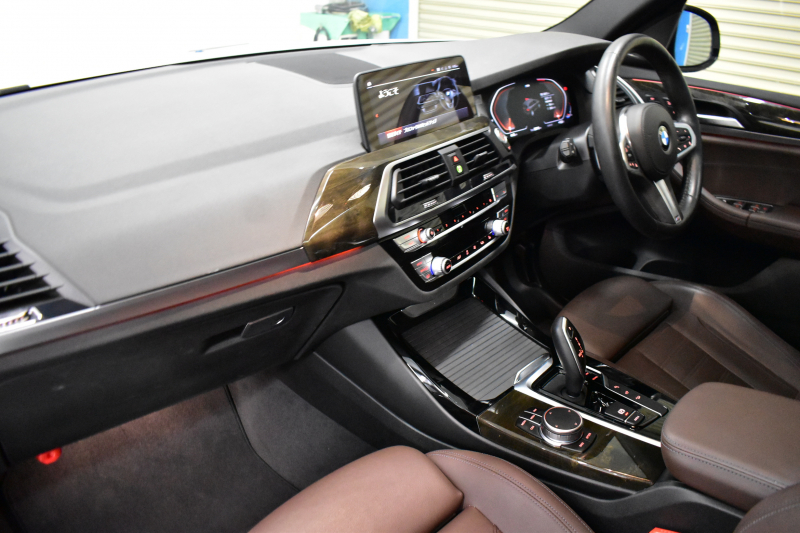 BMW X3 Xﾄﾞﾗｲﾌﾞ20d Mｽﾎﾟｰﾂ 1ｵｰﾅｰ 型式変更後ﾓﾃﾞﾙ(UZ20) ｾﾚｸﾄ&ﾊｲﾗｲﾝP ﾊﾟﾉﾗﾏｻﾝﾙｰﾌ ﾗｲﾌﾞｺｯｸﾋﾟｯﾄ LEDﾍｯﾄﾞﾗｲﾄ 追従ACC HUD 全席ﾋｰﾀｰ付ﾓｶﾚｻﾞｰ LCW ﾊｰﾏﾝｶｰﾄﾞﾝ ﾀｯﾁﾊﾟﾈﾙﾅﾋﾞﾌﾙｾｸﾞ全周囲ｶﾒﾗ 電動Rｹﾞｰﾄ ﾜｲﾔﾚｽ充電 19AW 2年保証