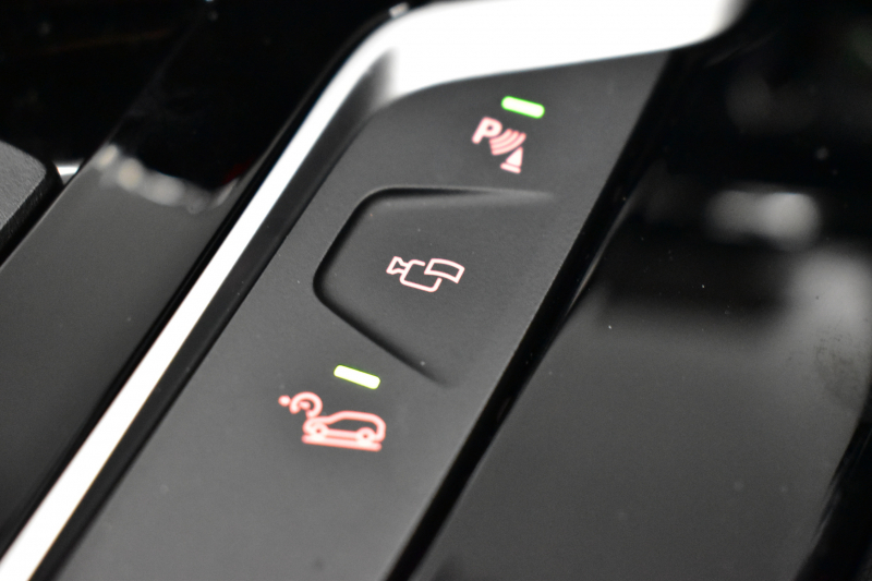 BMW X3 Xﾄﾞﾗｲﾌﾞ20d Mｽﾎﾟｰﾂ ﾊｲﾗｲﾝP ﾊﾟﾉﾗﾏｻﾝﾙｰﾌ 型式変更後ﾓﾃﾞﾙ（UZ20） ﾗｲﾌﾞｺｯｸﾋﾟｯﾄ  20AW LEDﾍｯﾄﾞﾗｲﾄ 追従ACC HUD 全席ﾋｰﾀｰ付黒革 LCW ﾀｯﾁﾊﾟﾈﾙﾅﾋﾞﾌﾙｾｸﾞ全周囲ｶﾒﾗ3Dﾋﾞｭｰ  電動Rｹﾞｰﾄ ﾜｲﾔﾚｽ充電 1ｵｰﾅｰ 2年保証