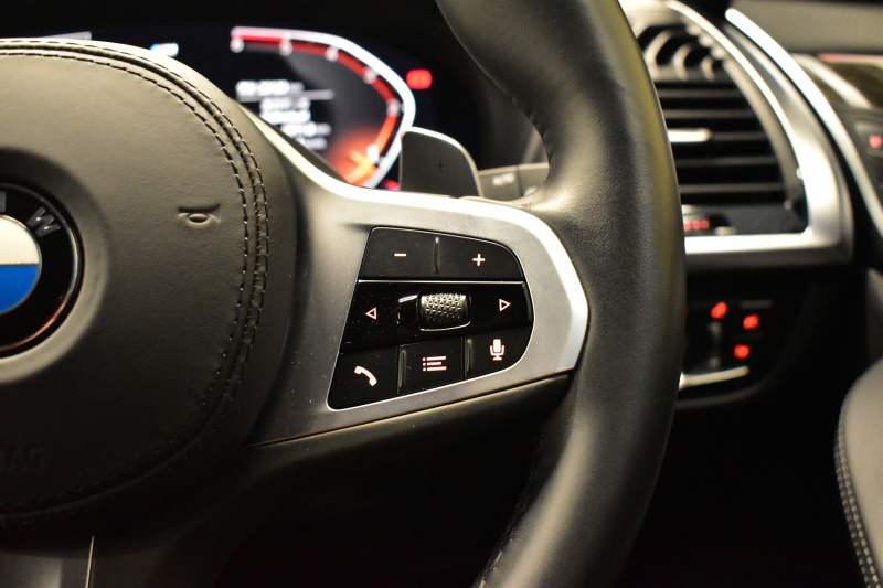 BMW X3 Xﾄﾞﾗｲﾌﾞ20d Mｽﾎﾟｰﾂ ﾊｲﾗｲﾝP ﾊﾟﾉﾗﾏｻﾝﾙｰﾌ 型式変更後ﾓﾃﾞﾙ（UZ20） ﾗｲﾌﾞｺｯｸﾋﾟｯﾄ  20AW LEDﾍｯﾄﾞﾗｲﾄ 追従ACC HUD 全席ﾋｰﾀｰ付黒革 LCW ﾀｯﾁﾊﾟﾈﾙﾅﾋﾞﾌﾙｾｸﾞ全周囲ｶﾒﾗ3Dﾋﾞｭｰ  電動Rｹﾞｰﾄ ﾜｲﾔﾚｽ充電 1ｵｰﾅｰ 2年保証