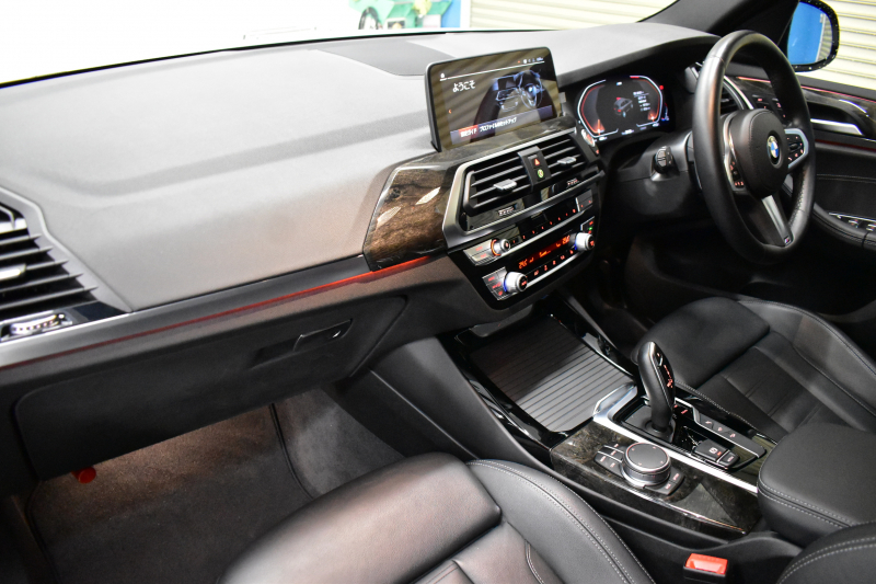 BMW X3 Xﾄﾞﾗｲﾌﾞ20d Mｽﾎﾟｰﾂ ﾊｲﾗｲﾝP ﾊﾟﾉﾗﾏｻﾝﾙｰﾌ 型式変更後ﾓﾃﾞﾙ（UZ20） ﾗｲﾌﾞｺｯｸﾋﾟｯﾄ  20AW LEDﾍｯﾄﾞﾗｲﾄ 追従ACC HUD 全席ﾋｰﾀｰ付黒革 LCW ﾀｯﾁﾊﾟﾈﾙﾅﾋﾞﾌﾙｾｸﾞ全周囲ｶﾒﾗ3Dﾋﾞｭｰ  電動Rｹﾞｰﾄ ﾜｲﾔﾚｽ充電 1ｵｰﾅｰ 2年保証