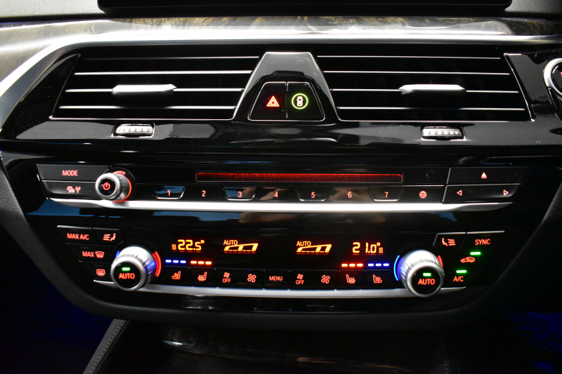 BMW 5シリーズ 540i Xﾄﾞﾗｲﾌﾞ Mｽﾎﾟｰﾂ 4WD ｺﾝﾌｫｰﾄ&ﾊｲﾗｲﾝP ｻﾝﾙｰﾌ 前席ｺﾝﾌｫｰﾄｼｰﾄ 前席ﾏｯｻｰｼﾞ&ﾍﾞﾝﾁﾚｰﾀｰ 全席ﾋｰﾀｰ付黒革 可変ｻｽ Mｽﾎﾟｰﾂﾌﾞﾚｰｷ LEDﾍｯﾄﾞﾗｲﾄ 液晶ﾒｰﾀｰ ACC HUD LCW  ﾀｯﾁﾊﾟﾈﾙﾅﾋﾞTV全周囲ｶﾒﾗ 3Dﾋﾞｭｰ 電動ﾄﾗﾝｸ 1ｵｰﾅｰ 2年保証