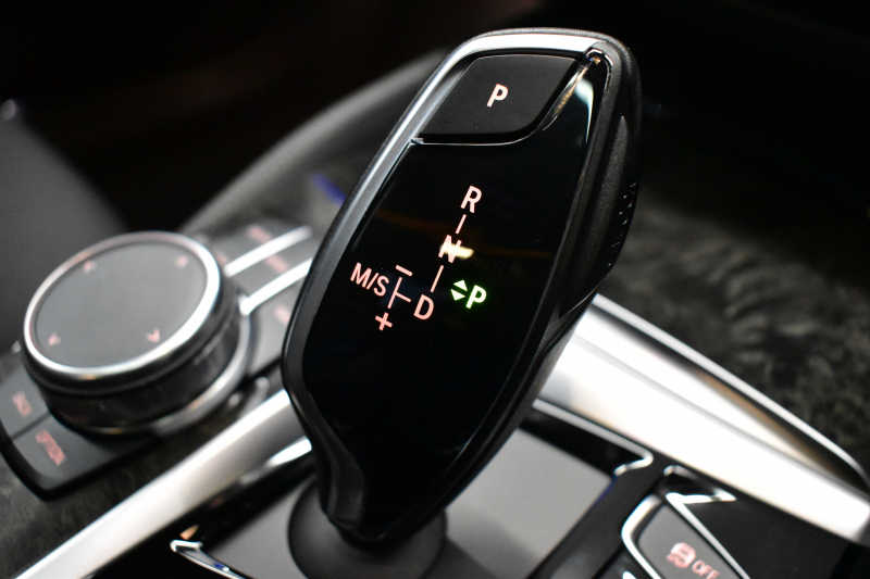 BMW 5シリーズ 540i Xﾄﾞﾗｲﾌﾞ Mｽﾎﾟｰﾂ 4WD ｺﾝﾌｫｰﾄ&ﾊｲﾗｲﾝP ｻﾝﾙｰﾌ 前席ｺﾝﾌｫｰﾄｼｰﾄ 前席ﾏｯｻｰｼﾞ&ﾍﾞﾝﾁﾚｰﾀｰ 全席ﾋｰﾀｰ付黒革 可変ｻｽ Mｽﾎﾟｰﾂﾌﾞﾚｰｷ LEDﾍｯﾄﾞﾗｲﾄ 液晶ﾒｰﾀｰ ACC HUD LCW  ﾀｯﾁﾊﾟﾈﾙﾅﾋﾞTV全周囲ｶﾒﾗ 3Dﾋﾞｭｰ 電動ﾄﾗﾝｸ 1ｵｰﾅｰ 2年保証