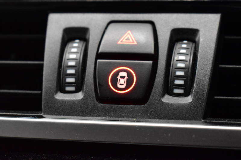 BMW X1 Xdrive18d Xﾗｲﾝ LCI後期 ﾌｪｲｽﾘﾌﾄ後ﾓﾃﾞﾙ 4WD ｱﾄﾞﾊﾞﾝｽﾄﾞｱｸﾃｨﾌﾞｾｰﾌﾃｨ&ﾊｲﾗｲﾝ&ｺﾝﾌｫｰﾄP ACC ﾋｰﾀｰ付電動白革 LEDﾍｯﾄﾞﾗｲﾄ 18AW 車線逸脱&歩行者警告 衝突軽減B ﾀｯﾁﾊﾟﾈﾙﾅﾋﾞ Bｶﾒﾗ 電動Rｹﾞｰﾄ 2年保証