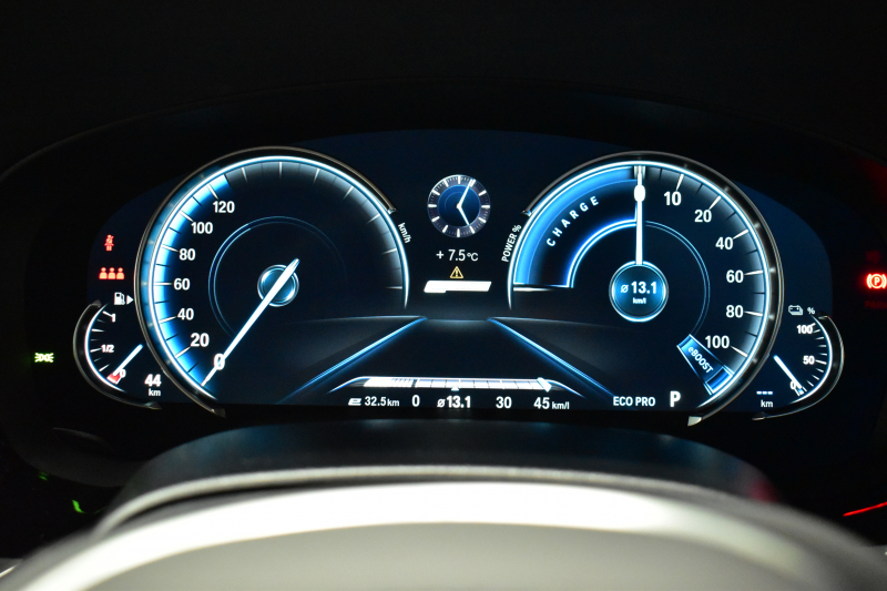 BMW 5シリーズ 530e Mｽﾎﾟｰﾂ iﾊﾟﾌｫｰﾏﾝｽ PHEV 1ｵｰﾅｰ ｺﾝﾌｫｰﾄ＆ﾊｲﾗｲﾝP 全席ﾋｰﾀｰ付白革 HUD ｼﾞｪｽﾁｬｰｺﾝﾄﾛｰﾙ付ﾀｯﾁﾊﾟﾈﾙﾅﾋﾞ4ｿﾞｰﾝAC 全周囲ｶﾒﾗ ﾌﾙｾｸﾞTV LEDﾍｯﾄﾞﾗｲﾄ 液晶ﾒｰﾀｰ ACC LCW ﾊﾟｰｷﾝｸﾞｱｼｽﾄ 電動ﾄﾗﾝｸ 2年保証