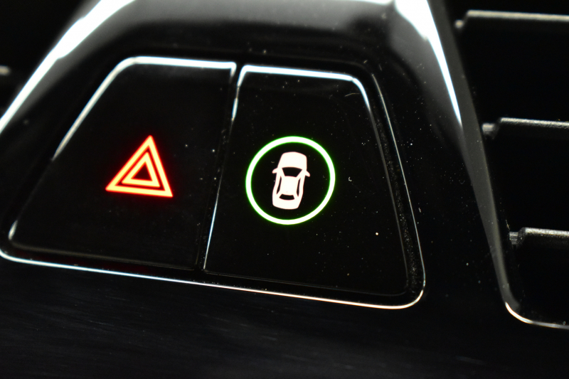 BMW 5シリーズ 530e Mｽﾎﾟｰﾂ iﾊﾟﾌｫｰﾏﾝｽ PHEV 1ｵｰﾅｰ ｺﾝﾌｫｰﾄ＆ﾊｲﾗｲﾝP 全席ﾋｰﾀｰ付白革 HUD ｼﾞｪｽﾁｬｰｺﾝﾄﾛｰﾙ付ﾀｯﾁﾊﾟﾈﾙﾅﾋﾞ4ｿﾞｰﾝAC 全周囲ｶﾒﾗ ﾌﾙｾｸﾞTV LEDﾍｯﾄﾞﾗｲﾄ 液晶ﾒｰﾀｰ ACC LCW ﾊﾟｰｷﾝｸﾞｱｼｽﾄ 電動ﾄﾗﾝｸ 2年保証