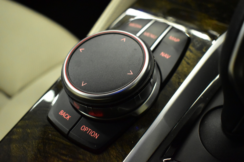 BMW 5シリーズ 530e Mｽﾎﾟｰﾂ iﾊﾟﾌｫｰﾏﾝｽ PHEV 1ｵｰﾅｰ ｺﾝﾌｫｰﾄ＆ﾊｲﾗｲﾝP 全席ﾋｰﾀｰ付白革 HUD ｼﾞｪｽﾁｬｰｺﾝﾄﾛｰﾙ付ﾀｯﾁﾊﾟﾈﾙﾅﾋﾞ4ｿﾞｰﾝAC 全周囲ｶﾒﾗ ﾌﾙｾｸﾞTV LEDﾍｯﾄﾞﾗｲﾄ 液晶ﾒｰﾀｰ ACC LCW ﾊﾟｰｷﾝｸﾞｱｼｽﾄ 電動ﾄﾗﾝｸ 2年保証