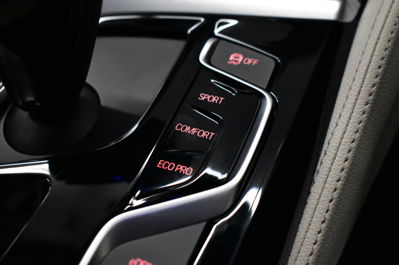 BMW 5シリーズ 530e Mｽﾎﾟｰﾂ iﾊﾟﾌｫｰﾏﾝｽ PHEV 1ｵｰﾅｰ ｺﾝﾌｫｰﾄ＆ﾊｲﾗｲﾝP 前席ﾍﾞﾝﾁﾚｰｼｮﾝ&ﾏｯｻｰｼﾞ&全席ﾋｰﾀｰ付白革 HUD ｼﾞｪｽﾁｬｰｺﾝﾄﾛｰﾙ付ﾀｯﾁﾊﾟﾈﾙﾅﾋﾞ4ｿﾞｰﾝAC 全周囲ｶﾒﾗ ﾌﾙｾｸﾞTV LEDﾍｯﾄﾞﾗｲﾄ 液晶ﾒｰﾀｰ ACC LCW 電動ﾄﾗﾝｸ 2年保証